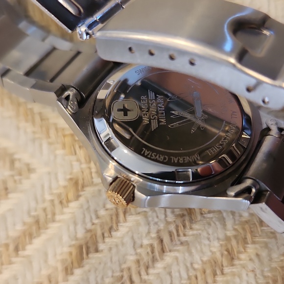 Wenger Women 79052 Swiss Military White Dial Date Two-Tone 30mm Quartz Watch - Picture 5 of 14